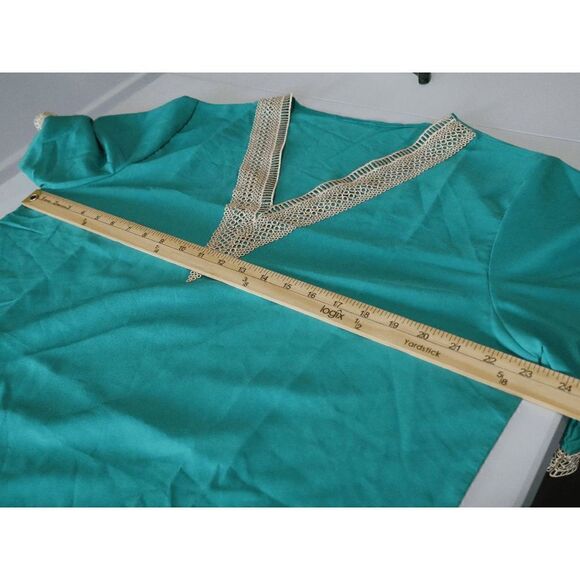 Green Lace-Detail V-Neck Blouse 2XL - Picture 3 of 6